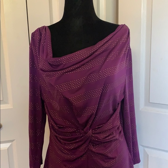 3/$10 scoop neck fitted Top purple w/ gold - Picture 2 of 7